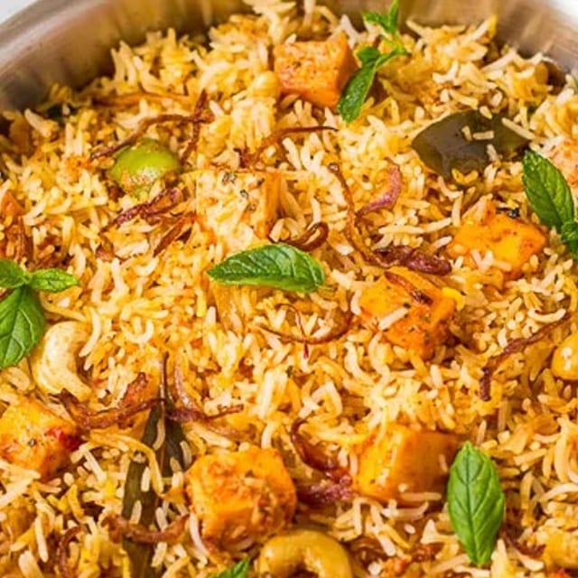Paneer Makhani Biryani.